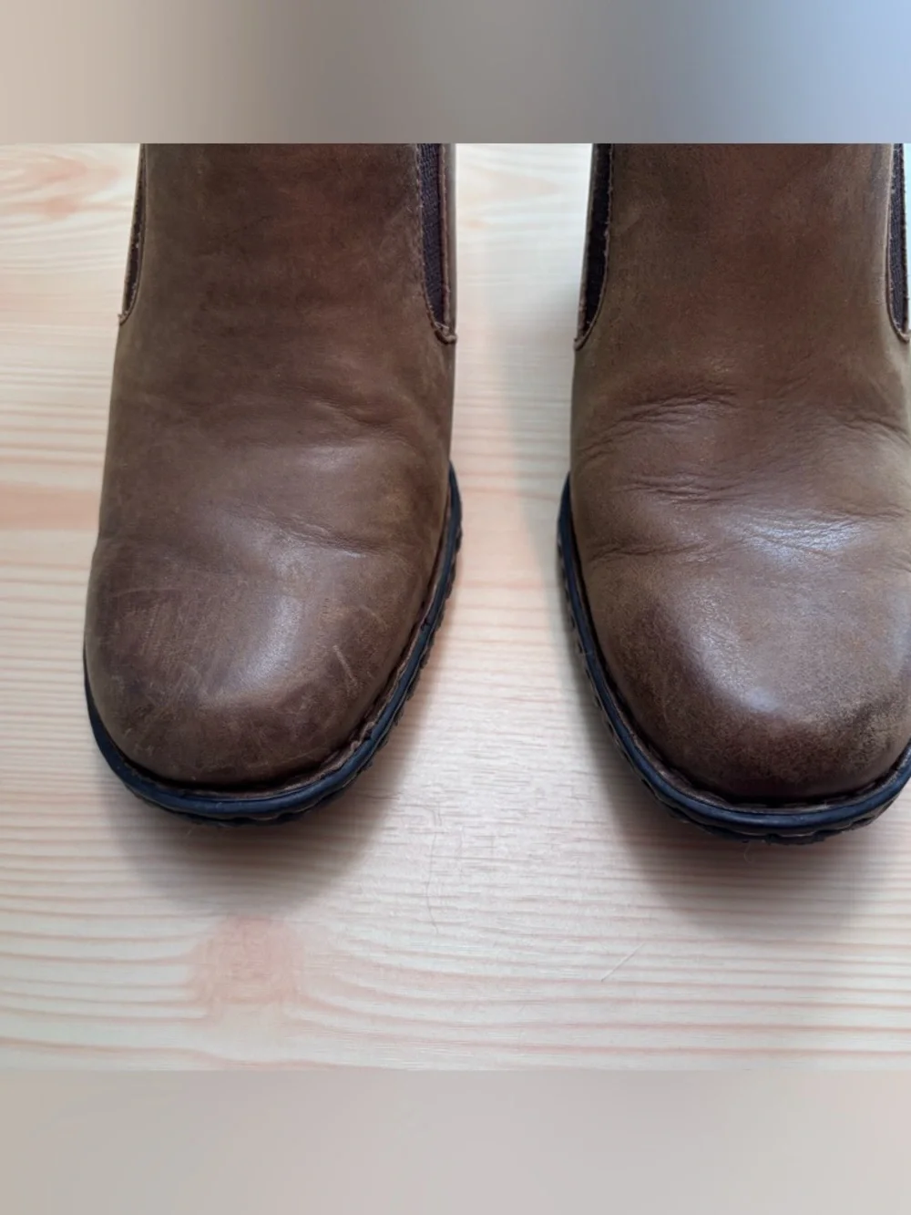Born Brown Leather Heeled Ankle Booties Slip-On Comfort Shoes Size 9.5